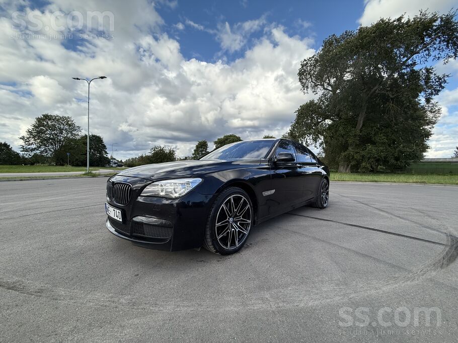 Pārdodu BMW 740D/225kw kas ir aprīkots ar automātisko pārnesumu kārbu, oriģi