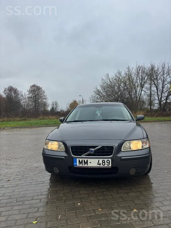 Volvo Sakarā ar jauna auto iegādi tiek pārdots salīdzino