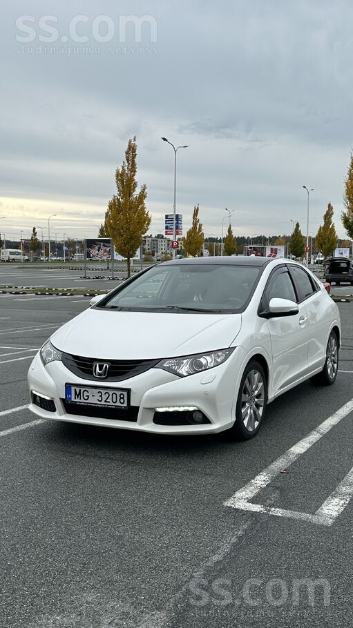 Tiek tirgota Honda Civic 2012. gada 2.2 dīzelis ar manuālo pārnesumkārbu 6 ā