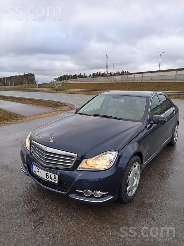 Mercedes Состояние исправное. все работает