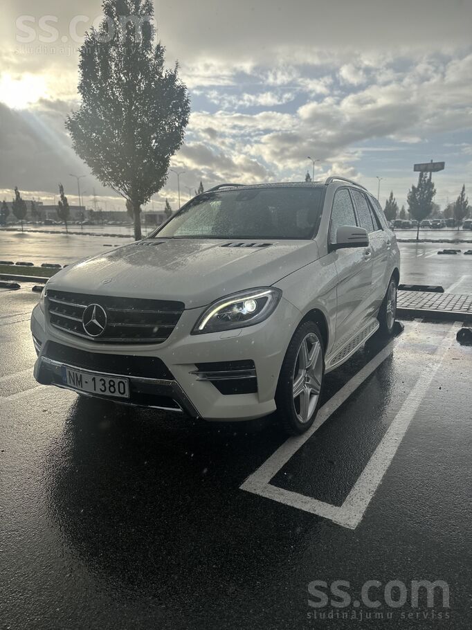 Mercedes Автомобиль в отличном состоянии. 