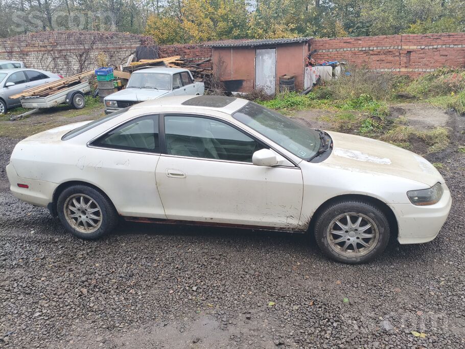 Pārdodu Honda Accord Coupe 2.3 benzīns (1999)
Tiek pārdots Honda Accord k