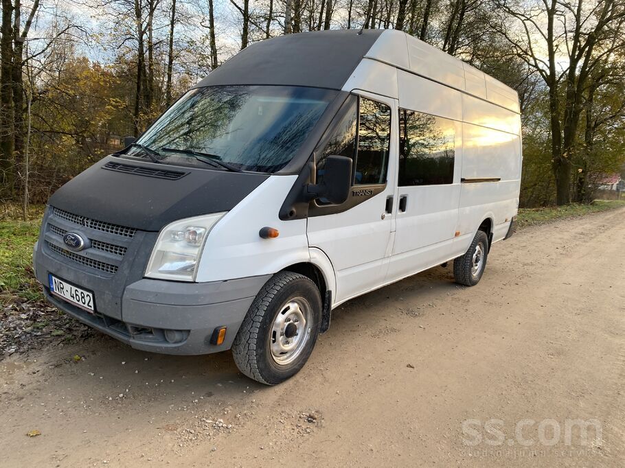 Отличный авто. Webasto. Очень маленький пробег. В хорошем состоянии. Грузово