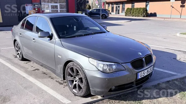 BMW Продаётся BMW 5 серии в хорошем техническом состоя