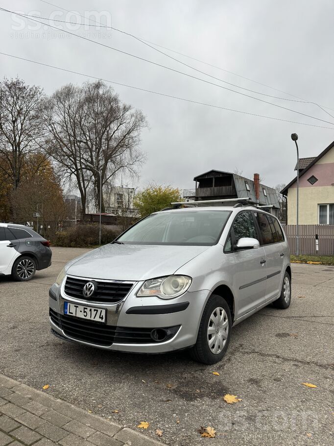 Pārdodu VW Touran labā tehniskā un vizuālā stāvoklī ar jaunu tehnisko apskat
