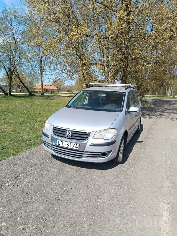 Volkswagen Pārdodu VW Touran labā tehniskā un vizuālā stāvokl