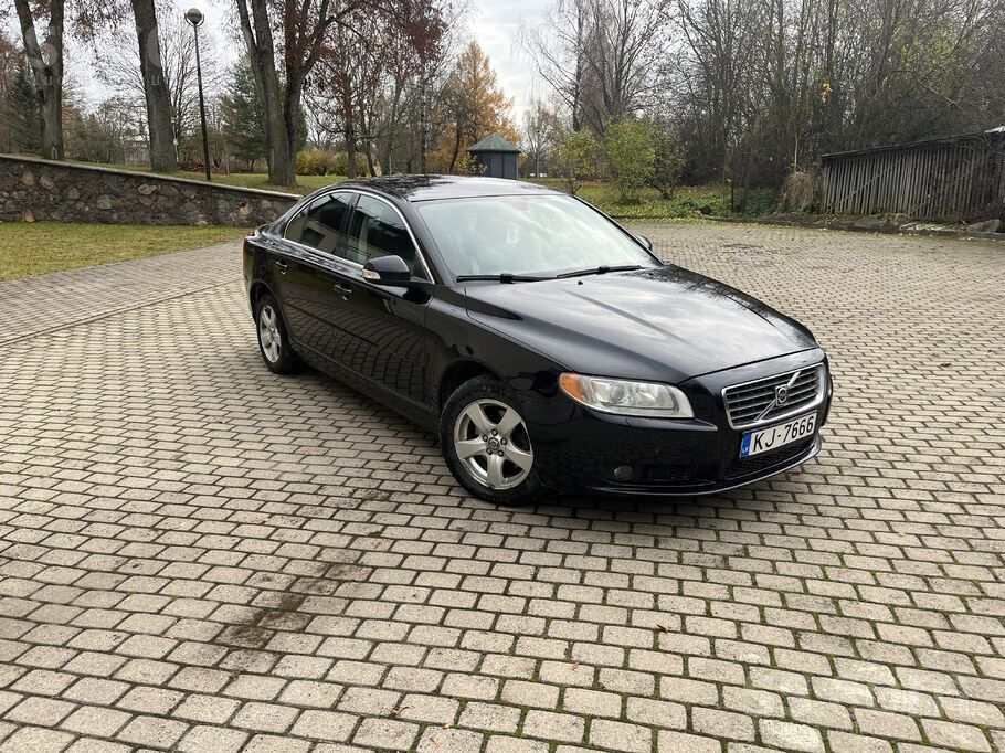 Volvo Volvo S80 ar 2.4 litru dīzeļdzinēju un automātisko