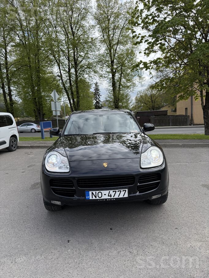 Срочно в связи с переездом продаю Porsche cayenne 2006 год. 3.2 Бензин/газ.