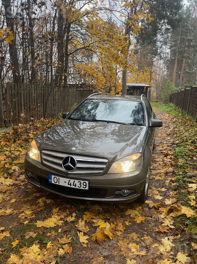 Pārdošanā Mercedes-Benz C180 benzīns compressors. Latvijā kopš 2023.gada.