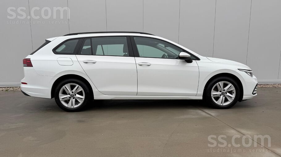 Volkswagen Automašīna ir pirkta Latvijā ar oriģinālu un pierā