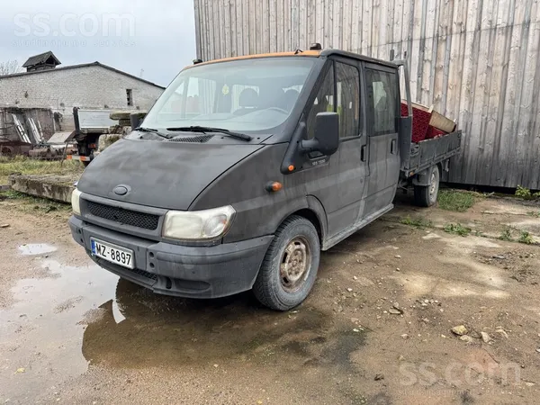 Ford Jaunas riepas , sīkāk pa tel. Pilna masa 3290 kg