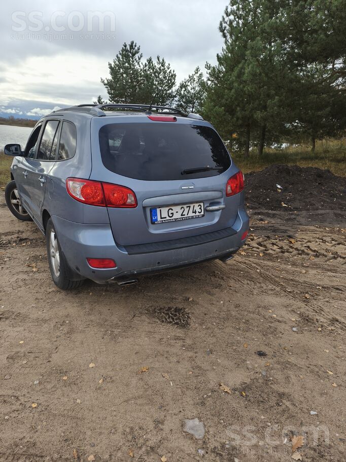 Pārdodu Hyundai Santa Fe labā vizualā un tehniska stāvoklī. Nesen nomainīts