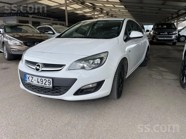 Opel Pirkta Latvijā. Apkope tika veikta oficiālājā Opel