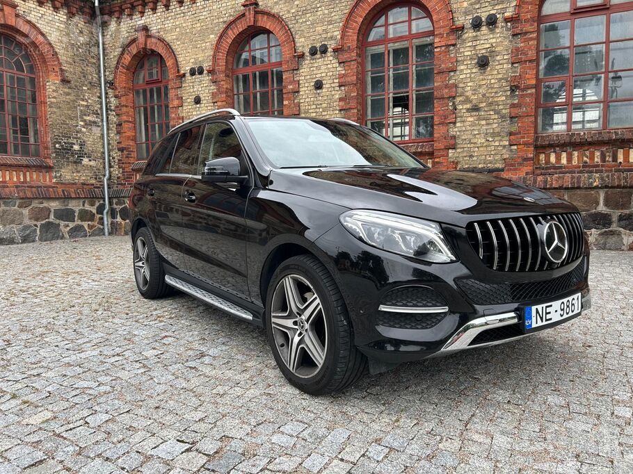 Pārdod Mercedes Benz Gle 350 4matic
Oriģināls nobraukums, Latvijā 3 gadus,