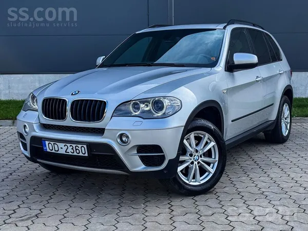 BMW BMW X5 ar 3.0 litru dīzeļdzinēju un automātisko tr