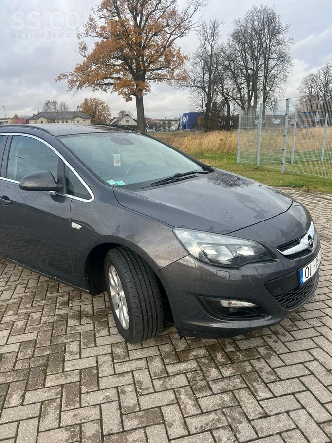 Opel Pārdodas tikko piereģistrēts, izieta tehniskā apsk