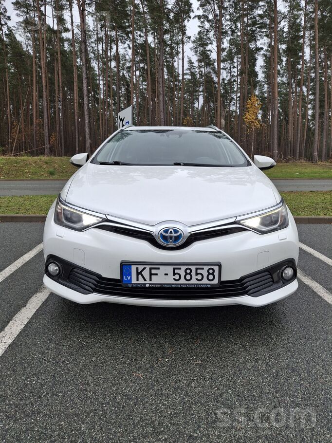 Toyota Nesen nomainīta hybrid baterija un akumulators. Au