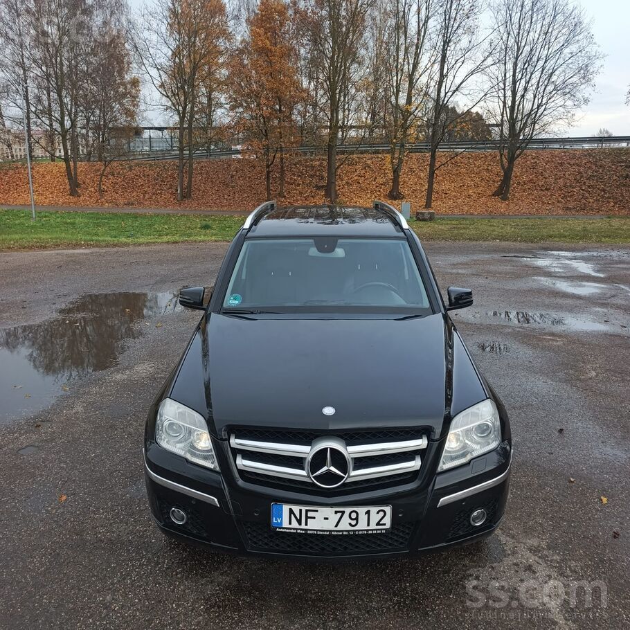 Mercedes Pārdod uzticamu un komfortablu apvidus auto Merced