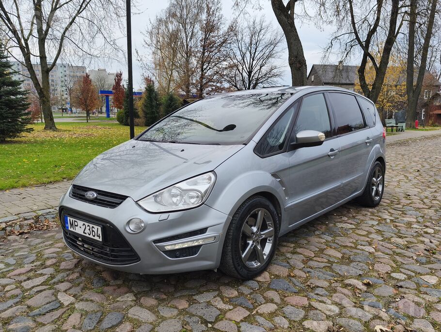 2.0 dīzelis 103 kw, automāts, 7 sēdvietas.
Aprīkojums:
- kruīzkontrol