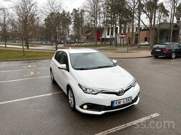 Toyota Uzticama, ekonomiska, sakopta. Mašīnai jauns akumu