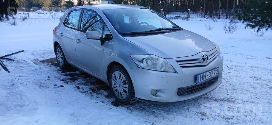 Toyota Pārdod īpašnieks. Jauna Tehniskā apskate. Uz to ie