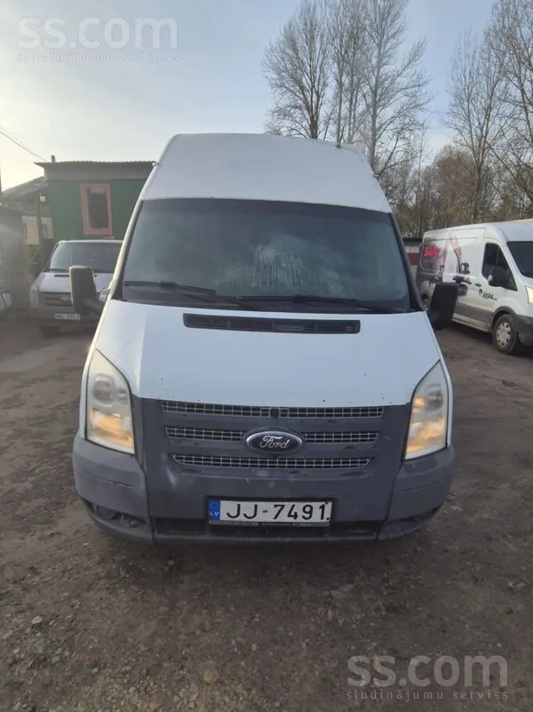 Ford Uzņēmums pārdod Ford Transit, uzticams un ekonomis