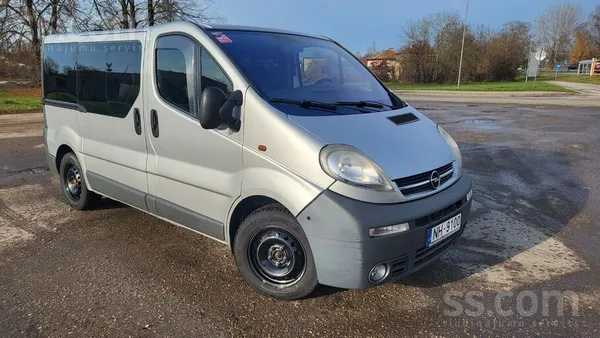 Opel Pardodas Opel Vivaro ar 2.5 dīzeļa motoru. 6 ātrum