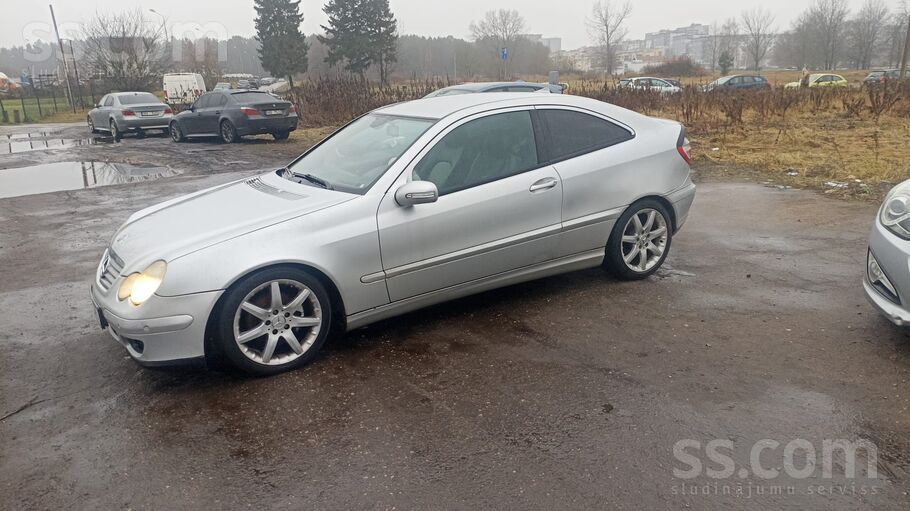 Mercedes Продаю Мерседес С180 , автомат , бензин 1, 8 сompr