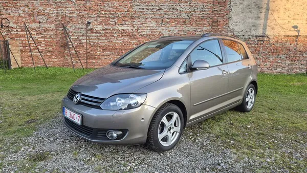 Volkswagen Pārdod VW Golf Plus, benzīns automāts, auto labā s