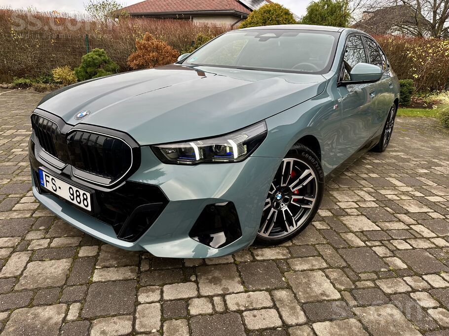 BMW 520d Xdrive G60 , M-Sportpaket Pro
Harman/kardon
Krāsa-Cape york grün