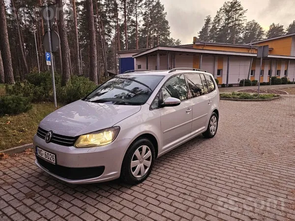 Volkswagen Pārdodu labu ģimenes auto, 7 vietīgs touran. 
