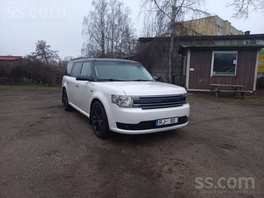 Pardod auto Ford Flex Limited V 6 4x4 sikaak -zvaniet