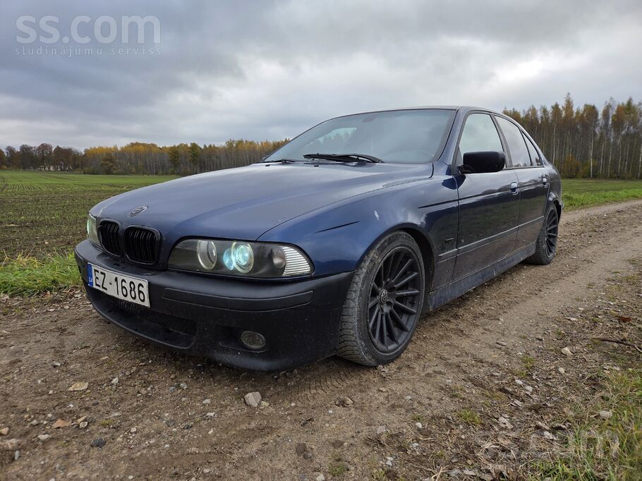 Pārdodu, sedans, m paka, manuālis, m stūre, facelifta lukturi restaurēti ar