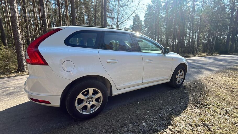 Pārdodu savu mīļoto Volvo Xc60, kas apvieno skandināvu eleganci, drošību un