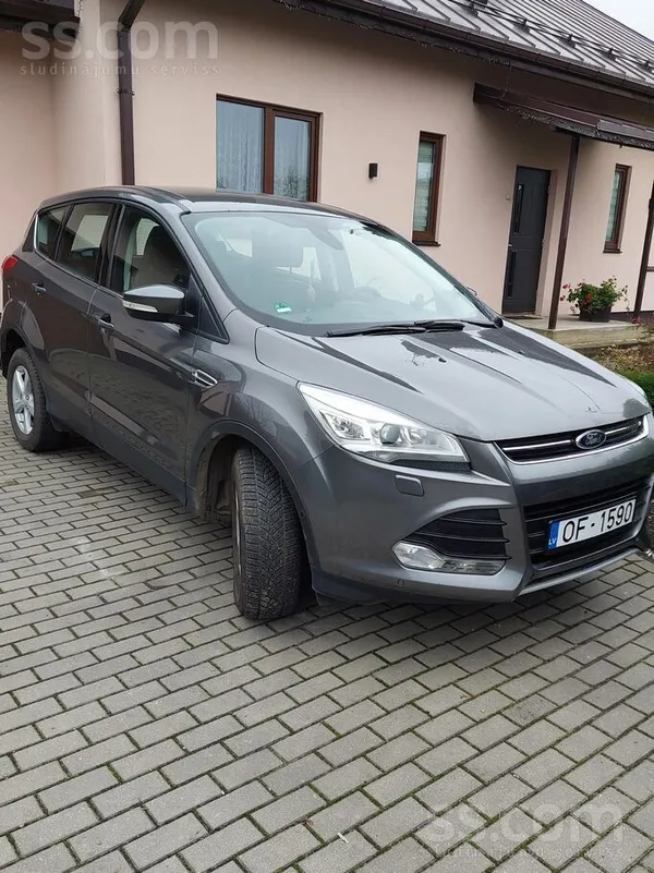 Ford Pārdodu savu auto. Auto ir darba kārtībā, labi pil