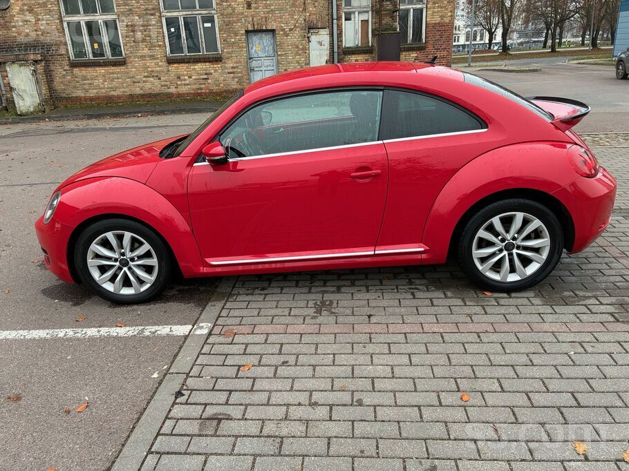 Cena ar Pvn.
VW Beetle koši sarkanā krāsā
1, 2 l benzīna motors, Dsg auto