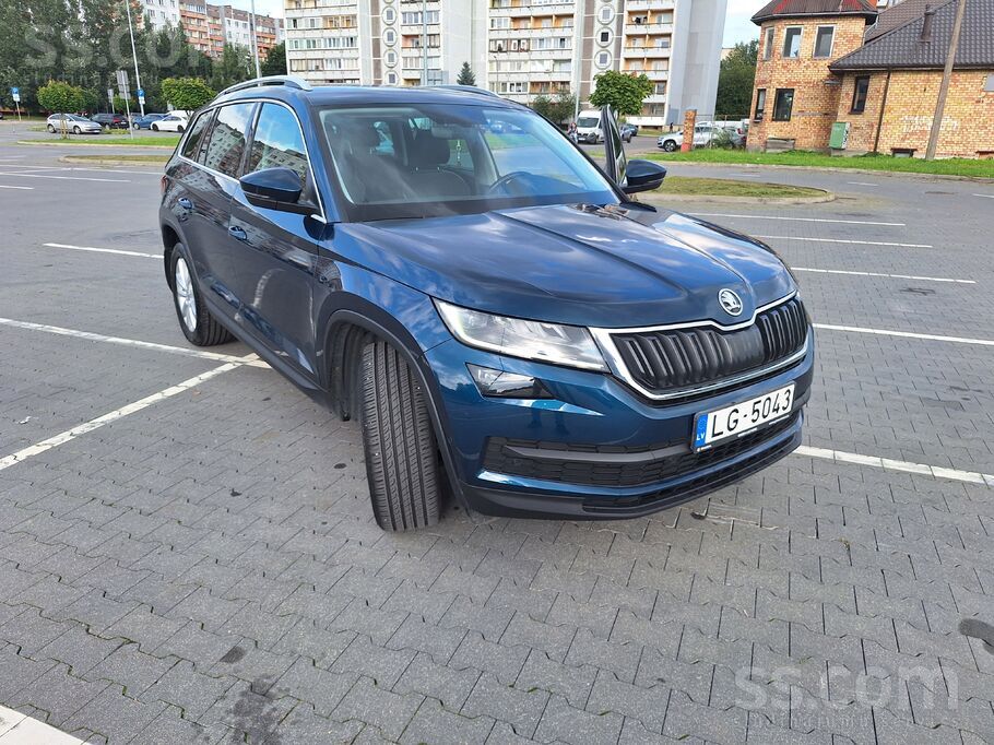 Laba tehniska stavokli. Viens īpašnieks. Servisa grāmata. Nomainīta (akumula