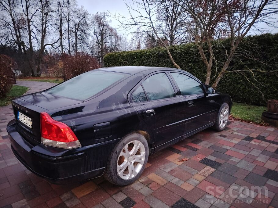 Volvo Vairāk info privāti. 