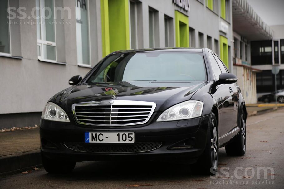5.5 benzīns, Amg Pakotne, 4matic, harman/kardon mūuzika, koka stūre, soft cl