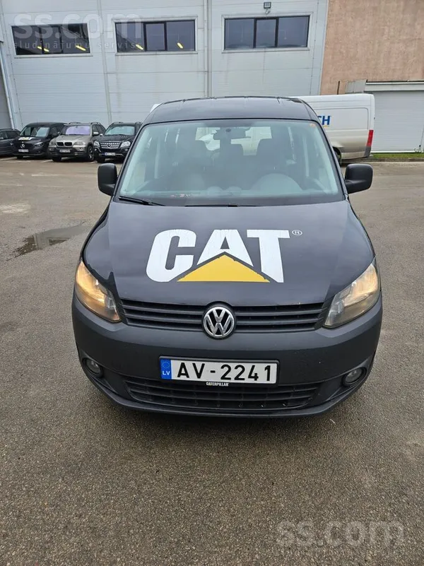 Volkswagen Uzņēmums pārdod VW Caddy, 1, 6 d. (55kw). Automašī
