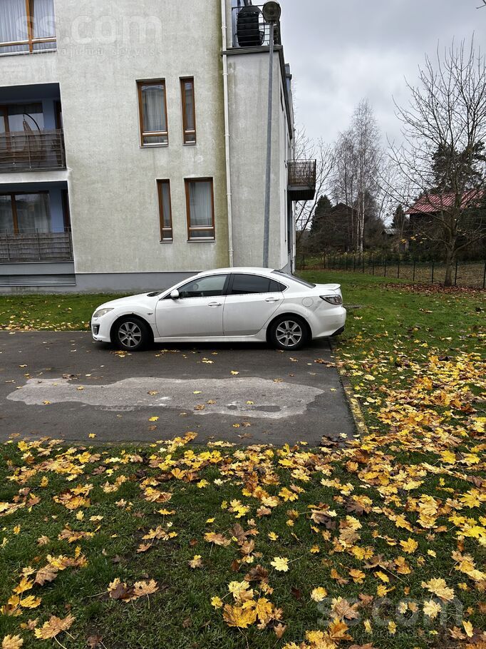 Pārdodu auto, salons labā stāvoklī, ritošā labā stāvoklī, iespējams jāmaina