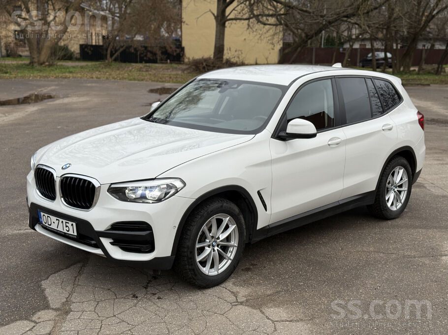 Oriģināls noskrējiens, auto no Vācijas. Teicamā stāvoklī. Ir elektropiekābe.