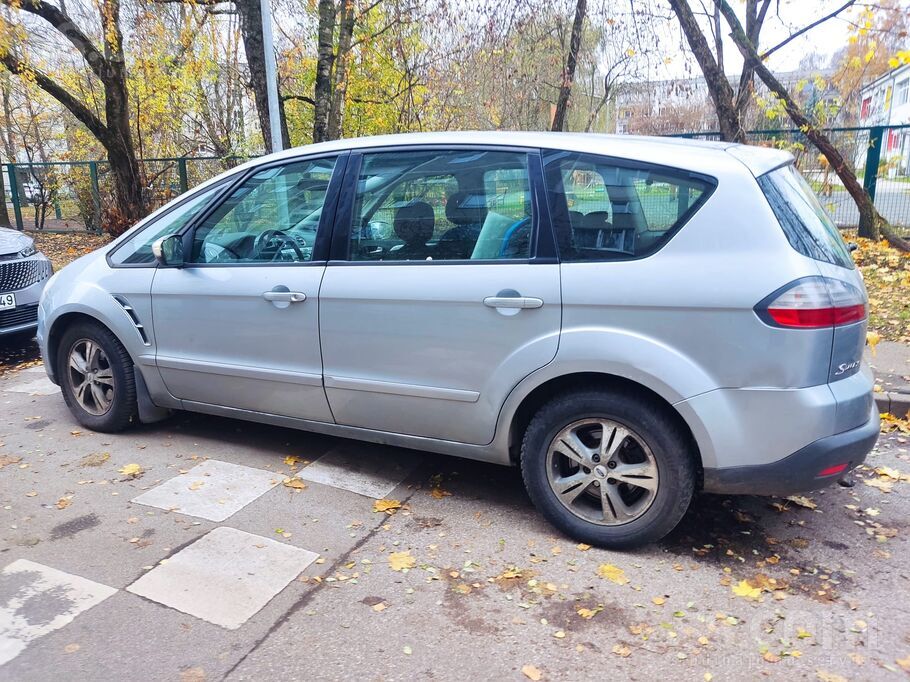 Машина на ходу, не прошла тех. осмотр по дымности
Вероятно необходима замен