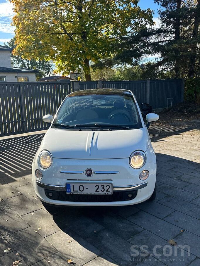 Fiat Pārdodu Fiat 500, 2012. gada izlaidums. 
