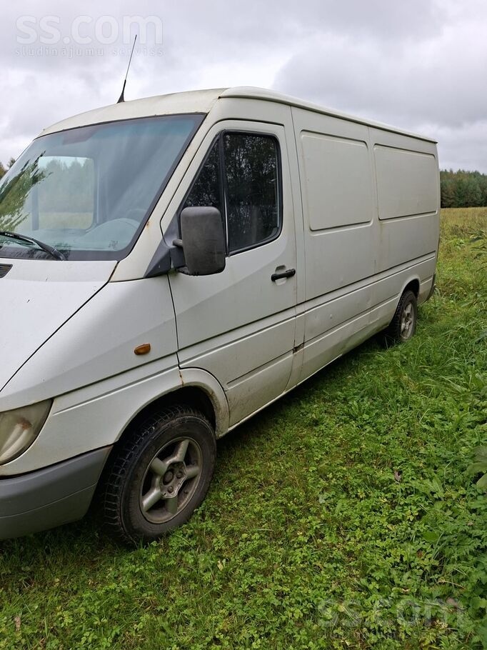 Mercedes Pārdod Mercedes Benz Sprinter 208.