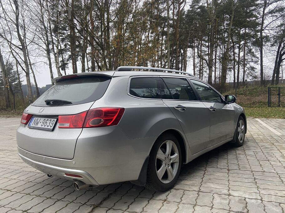 Honda Pardodu savu ģimenes auto, pārejas modelis, ļoti l