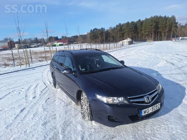 Honda Pardodu savu ģimenes auto, pārejas modelis, ļoti l