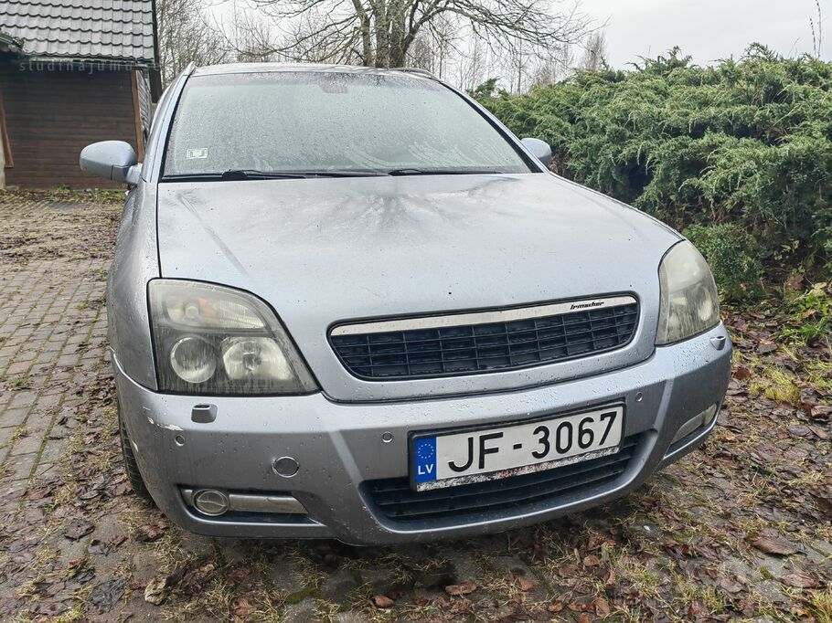 Pārdod Opel Signum, 2005g. , 1.9l dīzelis, 110kW. Ir vizuāli defekti, dzinēj