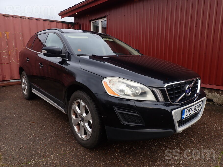 Volvo Xc60 2.4Td 4x4, Aprīkots ar labām Ziemas riepām, 

Automašīna ir Lab