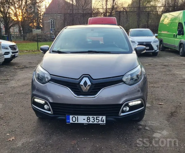 Renault Skaists auto tiko ievests no Francijas. Renault Ca